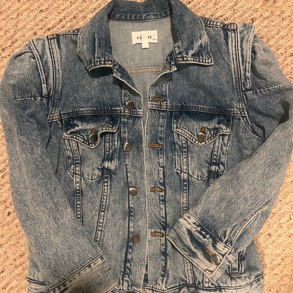 FRAME Rosette Puffed Sleeve Denim Jacket